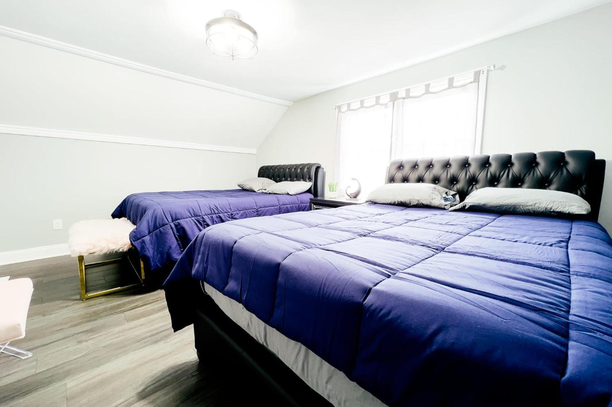 2 Homes, 1 Stay-7br Compound Holiday home
