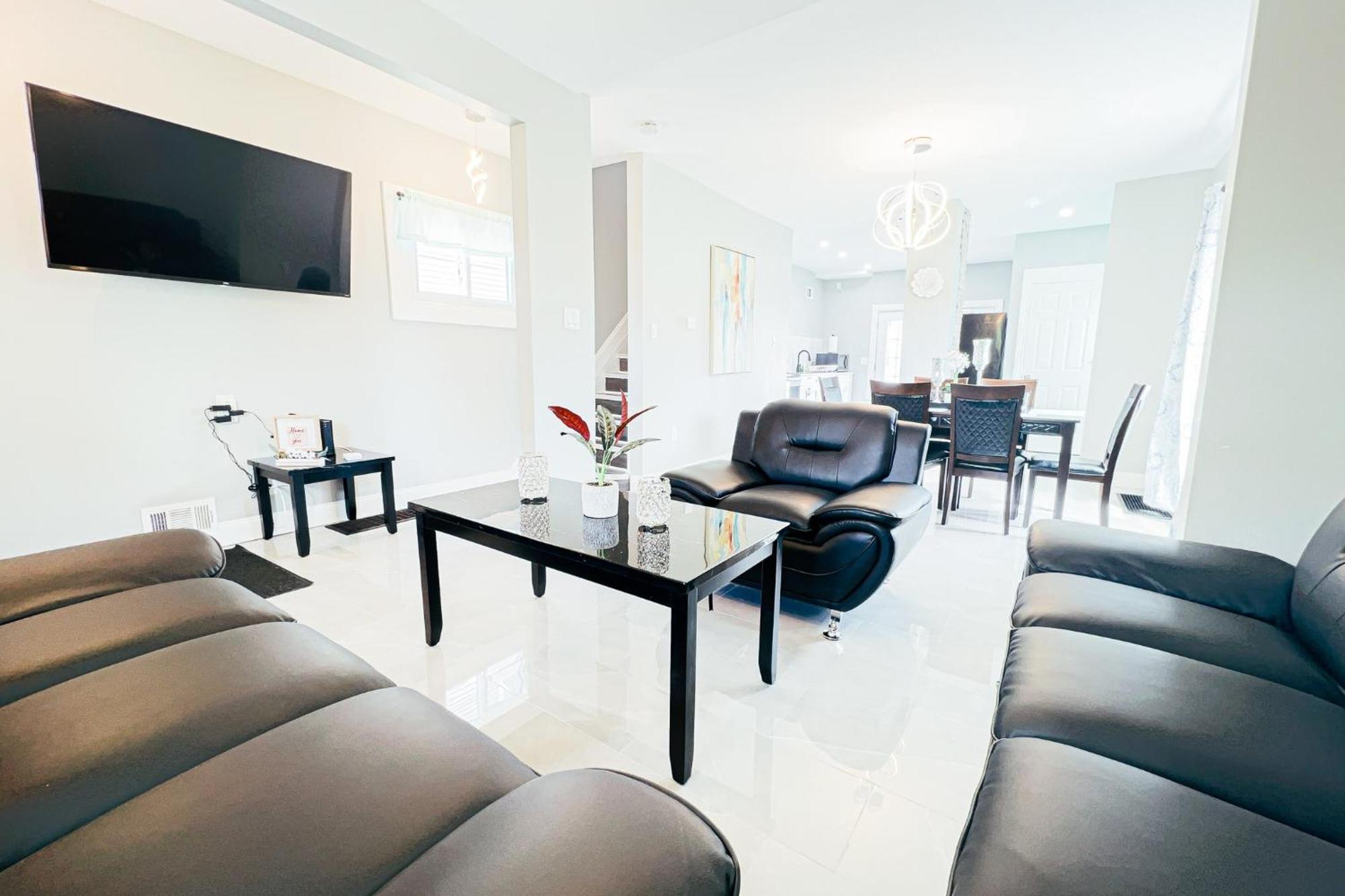 Holiday home 2 Homes, 1 Stay-7br Compound *