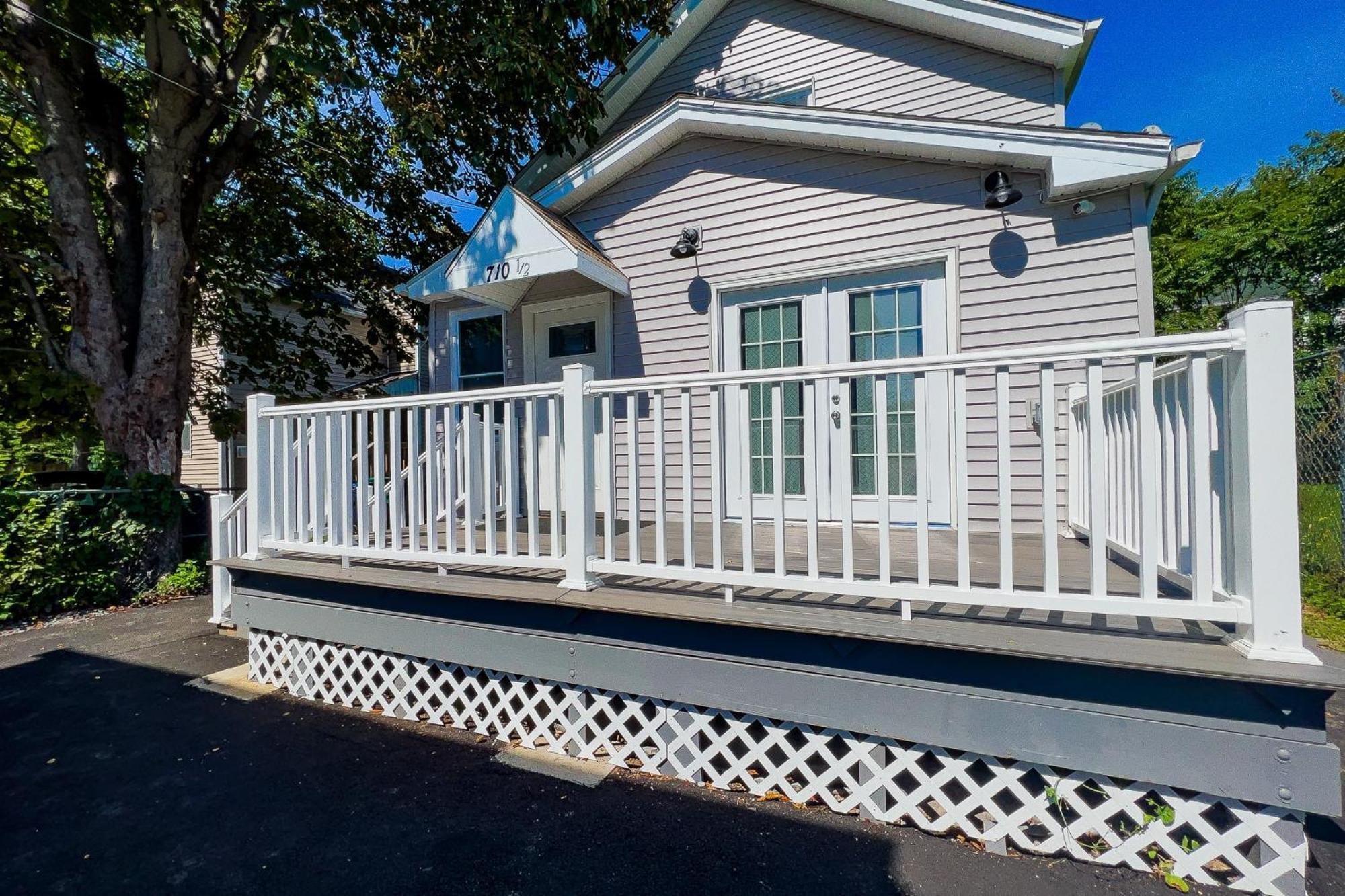 2 Homes, 1 Stay-7br Compound Holiday home